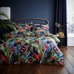 Floresta Duvet Cover and Pillowcase Set Dark Blue/Green and Red