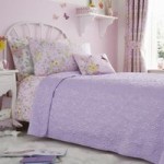 Little Hummingbirds Flower Bedspread Lilac