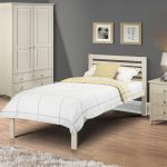 Slocum Bedstead Pine