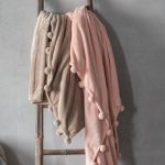 Pom Pom Throw Pink