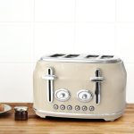 Retro Cream 4 Slice Toaster cream