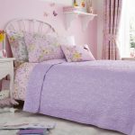 Little Hummingbirds Flower Bedspread Lilac