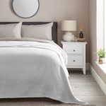 Matelasse White Throw White