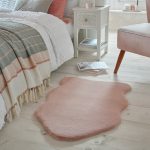 Supersoft Faux Fur Single Pelt Blush Pink Rug Blush (Pink)