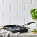 Dunelm Grill Pan with Detachable Handle Black